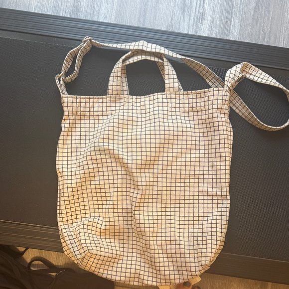 BAGGU Grid Pattern Tote - Black and Cream - Picture 2 of 2